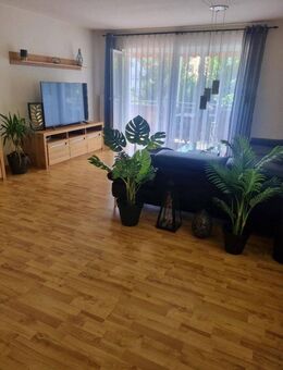 Wunderschöne, helle Wohnung mit großem Balkon, Einbauküche, Tiefgarage, Stellplatz - Fichtenberg