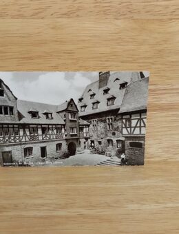 Ansichtskarte-AK-670-Bacharach am Rhein. Burghof der Jugendburg Stahleck. - Nörvenich