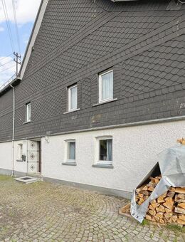 Hilchenbach-Helberhausen: Fachwerk-Charme mit Ausbaupotenzial in ruhiger Lage - Hilchenbach