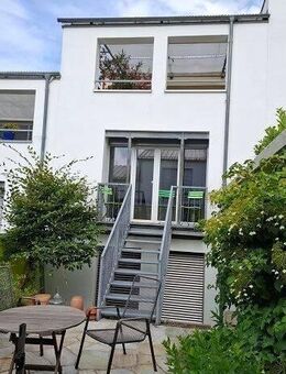 Individuelles Reihenhaus mit versetzten Wohnebenen -aufgeteilt nach Wohnungseigentumsgesetz- - Schopfheim