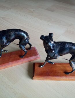 Statuen - Greyhounds - Plön