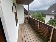 Attraktive 3-Raum Eigentumswohnung in ruhiger Lage mit Balkon und Weitblick - Judenbach
