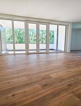 ERSTBEZUG: Großzügige 2-Zimmer-Neubauwohnung mit neuer Einbauküche und sonnigem Balkon - Frankfurt (Main)