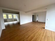 Gehobene familienfreundliche 4-Zimmer Wohnung, 2 Bäder, 3 Schlafzimmer, ca. 160 m² Wohnfläche, Panormablick - Aufzug - Hausmeister - Bad Brückenau