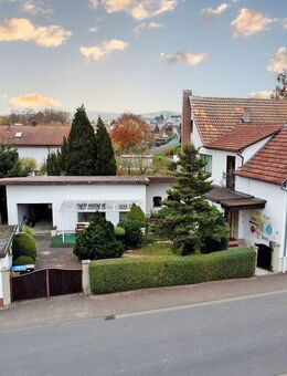 Viel Raum zum Leben und Arbeiten - gepflegtes Wohnhaus mit zusätzlichem Nutzgebäude - Krayenberggemeinde