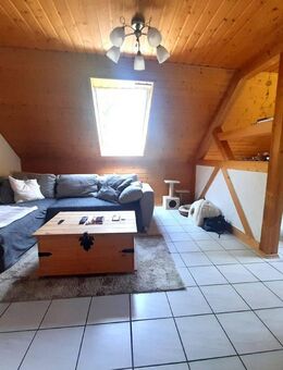 **Helle 4,5-Zimmer-Dachgeschosswohnung mit traumhaftem Ausblick in ruhiger Wohnlage** - Ansbach