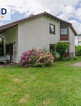 Wohnoase für die ganze Familie: Frei stehendes Haus mit großem Garten und Wintergarten! - Borken (Hessen)