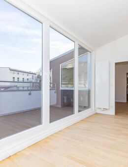 Top sanierte 3-Zimmer-DG-Wohnung mit Terrasse! Sofort bezugsfrei! Ruhige Lage! Neue Heizungsanlage! - Berlin