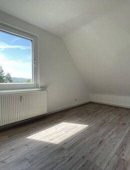 Schöne Dachgeschosswohnung mit 2 Zimmern - Bad Harzburg