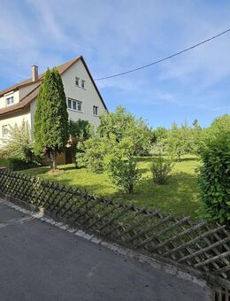 Einfamilienhaus mit Einliegerwohnung & Scheune in Nürtingen-Neckar - Nürtingen