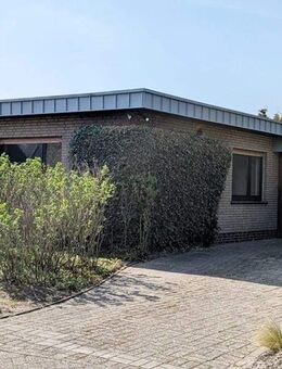 Teilmodernisierter, ebenerdiger Bungalow! Ruhige und gepflegte Siedlungslage! - Hude (Oldb)