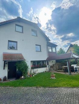 Tolles und großzügiges Einfamilienhaus in Saalfeld mit Einliegerwohnung - Saalfeld (Saale)