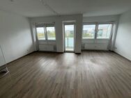 Vollständig renovierte 1-Zimmer WHG mit Balkon + EBK in Straubing - Straubing Zentrum