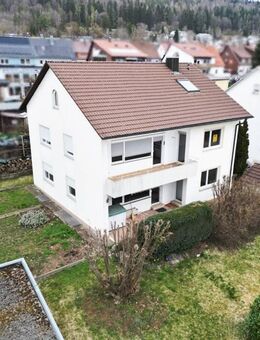 F&D | Leerstehendes Zweifamilienhaus mit zwei Garagen im Brunnental - Tuttlingen
