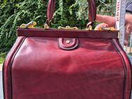 Echte Lederdamenhandtasche in Form von Arzt-Tasche zu verkaufen - Hünstetten