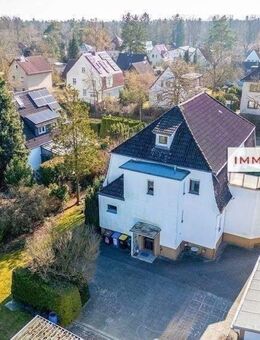 IMMOBERLIN.DE – Toplage! Charmantes Mehrfamilienhaus mit 5 Garagenstellplätzen - Berlin