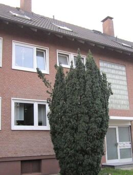 Renovierung fast abgeschlossen: Geräumige 3-Zimmerwohnung im 1. Obergeschoss mit Balkon in Bünde-Ennigloh - Bünde