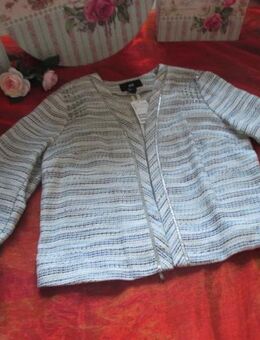 NEU mit Etikett* Kurz * Jacke * Jäckchen * Blazer mit Swaroski * Silber * Strass * Steine im Chanel- Style "H&M" Gr. 42- 44/M- L, hellblau- cremé * - Riedlingen Zentrum