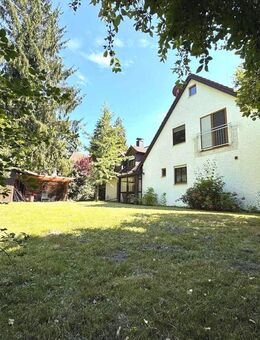 N-Fischbach: Haus mit großzügigem Grundstück, diskrete Lage - Nürnberg