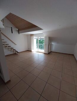 Helle, gepflegte 3,5 Zimmerwohnung mit Galerie in ruhiger Lage von Aach zu verkaufen - Aach (Baden-Württemberg)