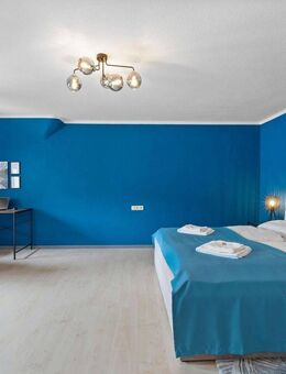 90 m² Design-Apartment mit Balkon | 2 Min zum Bhf | möbliert | auf Zeit - Esslingen (Neckar)