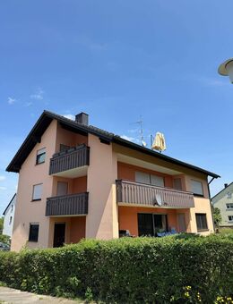 " Wunderschöne 3-Zimmer-Dachgeschosswohnung mit großer Sonnendachterrasse und überdachtem Westbalkon " - Hilpoltstein