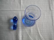 10 Gläser und 1 Glasflasche mit Stopfen,Buntglas,Klar,Blau,Flasche mit Verzierungen,geschliffen,Alt - Linnich