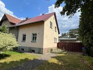 kleine Doppelhaushälfte und idyllisches Baugrundstück für große Projekte sucht neue Eigentümer - Schwerin (Brandenburg)
