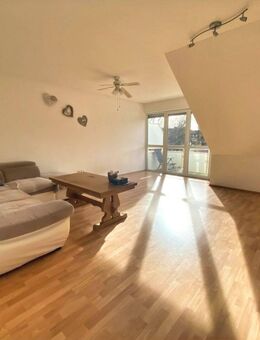 Schöne 2 Zimmer Dachgeschosswohnung zentral in Ismaning - Ismaning