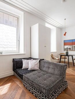Lichterfülltes Altbau-Apartment mit hochwertiger Ausstattung in beliebter Lage - München