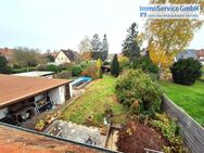 Renovierungsbedürftige DHH mit zwei getrennten Wohnungen auf schönem Grundstück mit Garten und Pool - Nürnberg