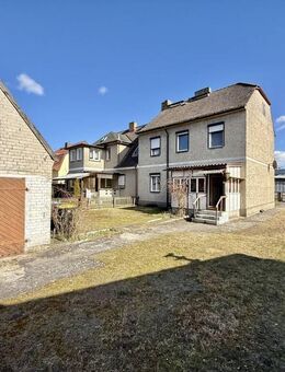 Solide Doppelhaushälfte mit Potenzial - großzügiges Grundstück mit Nebengebäuden in stadtnaher Lage - Oranienburg