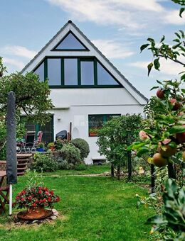 Reihenendhaus mit 3 Etagen, Kamin, Carport und Südgrundstück in Schwerin - Ostorf - Schwerin