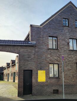 Ehemaliger Bauernhof mit Wohnhaus-Scheune-Stallungen-Remise + 513m² erschlossenes Bauland in zentraler Lage von Birkesdorf - Düren