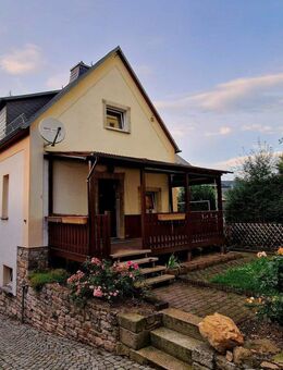 Freistehendes Wohnhaus mit Terrasse im historischen Stadtkern von Schleiz zu vermieten - Schleiz