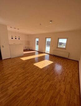 1. Monat Kaltmietfrei Geräumige 3-RW - sonniger, großer Balkon - Bad mit Wanne und Dusche - Magdeburg