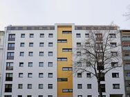 Drei Zimmer mit Balkon - frisch renoviert - am Los Angeles Platz - Berlin