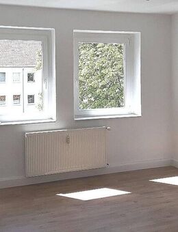 3 Zimmer in der 2 Etage möchten bewohnt werden - Sangerhausen