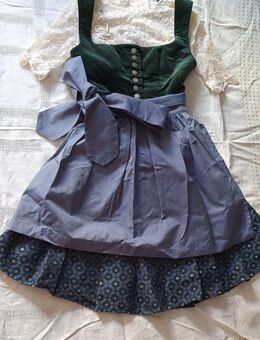Tracht/ Dirndl/ Trachtenrock/ Samtmieder/ Dirndlschürze - Berlin