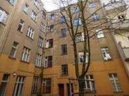 2 Zimmer Altbauwohnung mit Renditepotential! - Berlin