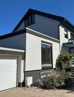 Schicke Einfamilien-Doppelhaushälfte mit Doppelgarage in idyllischer Lage - Karben