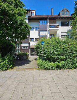 3-Zimmer. Penthouse. Dachterrasse. Balkon. Fußbodenheizung. Einbauküche. Gäste-WC. Bad mit Fenster. Tiefgaragen-Stellplatz - Unterschleißheim