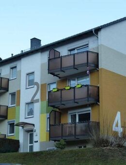 Erdgeschoss-Wohnung mit Balkon, schöne Aussicht - Altena