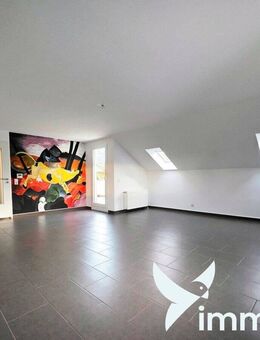 *Dachgeschosswohnung mit modernisiertem Badezimmer & WC, Einbauküche und Loggia* - Schwerte (Hansestadt an der Ruhr)