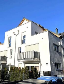 Moderne 2 ZW mit Balkon und TG-Stellplatz in ruhiger Lage von Hattersheim. - Hattersheim (Main)