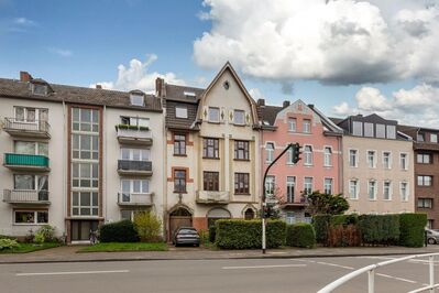 Vollvermietetes Mehrfamilienhaus mit besonderer Dachgeschosswohnung in Krefeld!