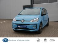 VW up, 1.0 TSI Active, Jahr 2022 - Rostock