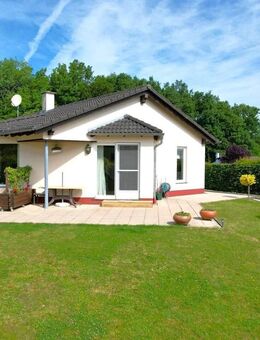 Moderner, ruhig gelegener und perfekt unterhaltener Ferienbungalow auf schönem Grundstück in Gerolstein-Hinterhausen - Gerolstein