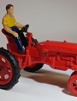 3x seltene USA Traktor Modelle Tri-ang Triang Minic No.2, Massey Harris 44 – Ertl, erbemodell Traktor IHC Farmall C von Jouef 50er Jahre 1:16 - Bovenden