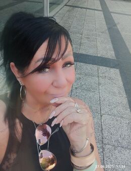 Bald ist Weihnachten... 🌲✨💜Wunder passieren , suche nicht nur für einen Winter . Falls du auch was ändern willst .... - Eutin